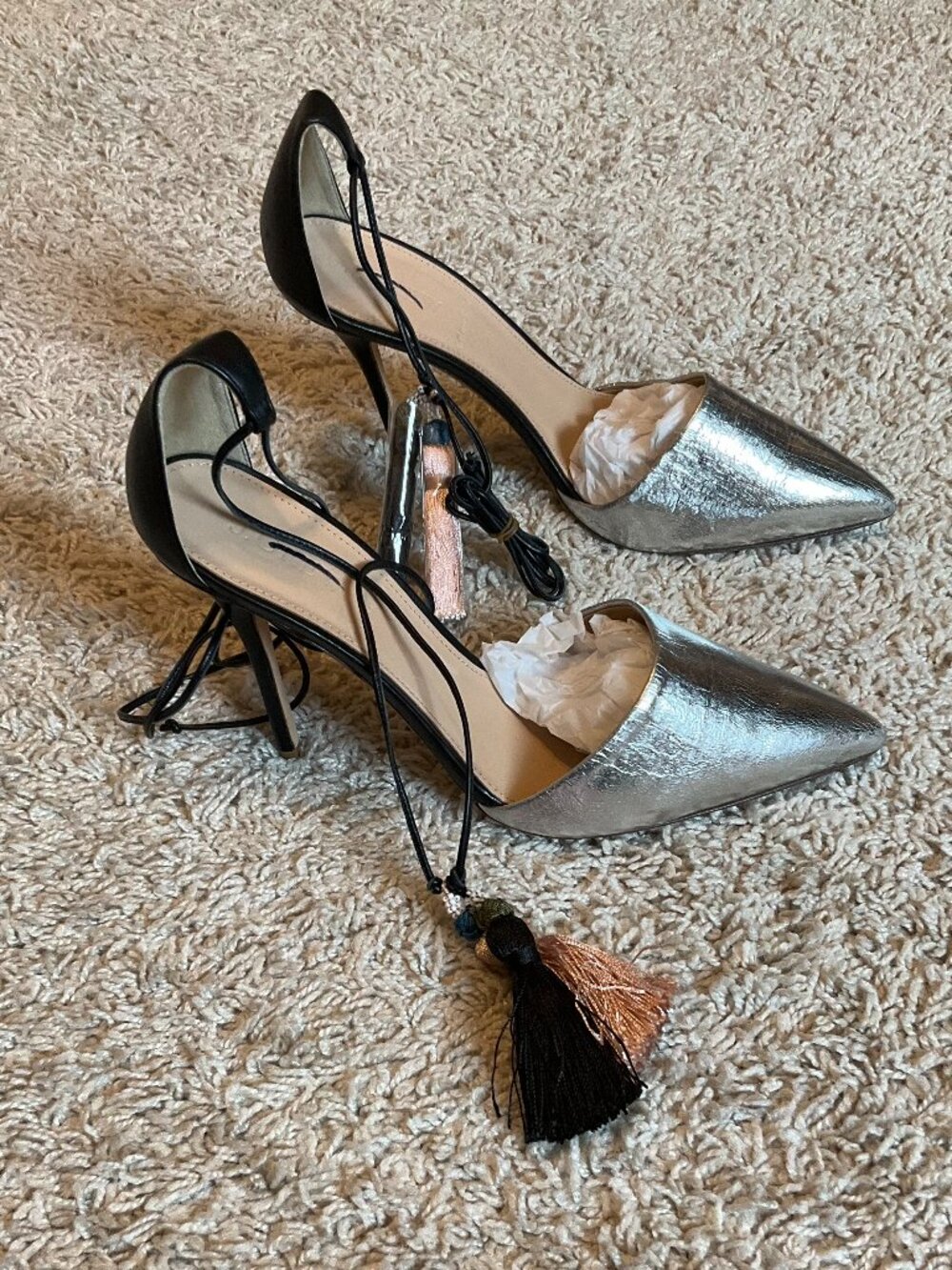 j.crew ROXIE ANKLE-TIE PUMPS WITH TASSELS. size: 8,5M. color: BLACK silver.